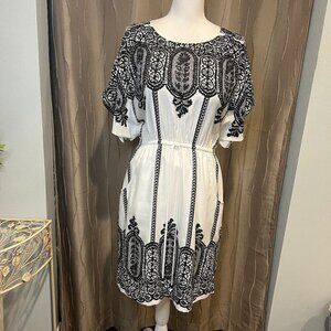 New York & Company White Cold Shoulder Dress with Black lace design, SIze Medium